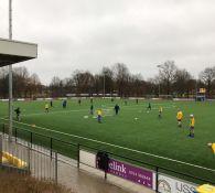 Sfeerimpressie eerste walking football wedstrijd bij DZC'68