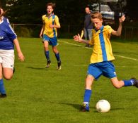 Wedstrijd DZC'68 JO16-3G - SV Halle JO16-1G in foto's