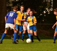 Wedstrijd DZC'68 JO16-3G - SV Halle JO16-1G in foto's