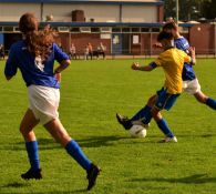 Wedstrijd DZC'68 JO16-3G - SV Halle JO16-1G in foto's