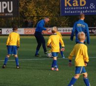 Opkomst JO9-5, JO9-6 tijdens wedstrijd DZC'68 1 - CSV Apeldoorn