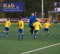 Opkomst JO9-5, JO9-6 tijdens wedstrijd DZC'68 1 - CSV Apeldoorn