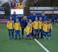 Opkomst Mini's - JO11-3 tijdens de wedstrijd DZC'68 1 - SDVB 1