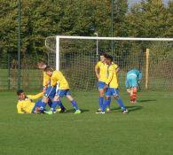 DZC’68 JO19-3 zet de bloemetjes buiten in Zutphen