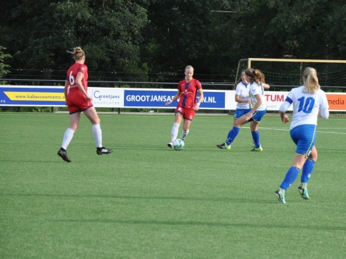 DZC'68 VR1 neemt deel aan het Dames Beloften Toernooi in Loil