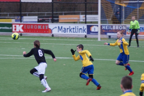 DZC '68 JO13-1 steviger in de top van de 2e divisie!