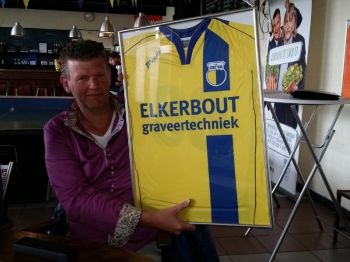 Elkerbout Graveertechniek op shirt DZC’68 14