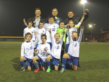 T-Time Men's Wear en EXIT Toys steken E2 in trainingskleding