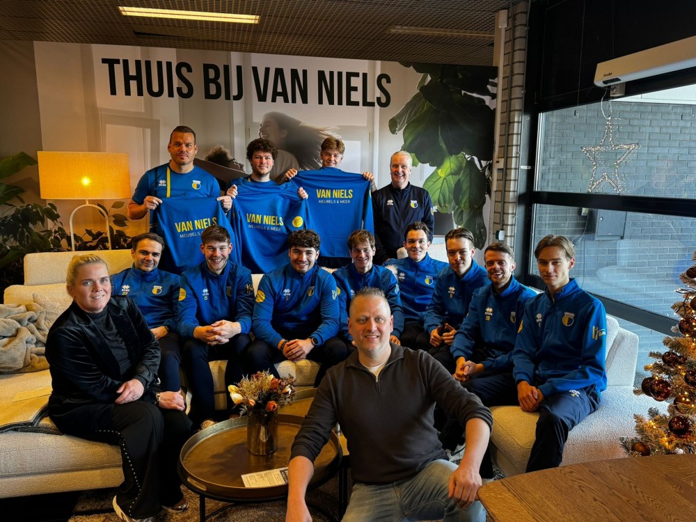 Van Niels Meubelen, Eetcafe Jansen en Moods Coffee op pakken DZC'68 2