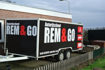 Alle remmen los bij REM & GO Autorijschool!