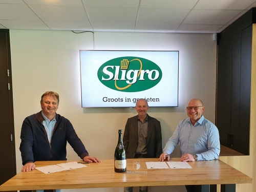 Sligro en DZC'68 sluiten duurzame samenwerking