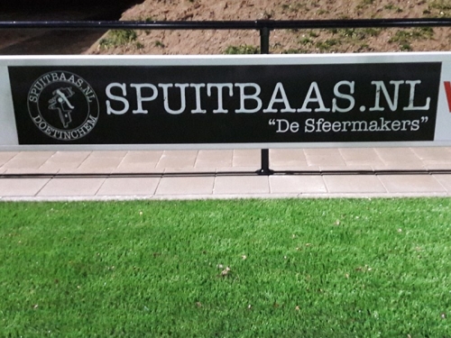 De Spuitbaas nieuwe bordsponsor DZC'68