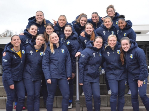 DZC68 VR2 loopt er warmpjes bij dankzij HappyNurse en JOLIE Fashion 